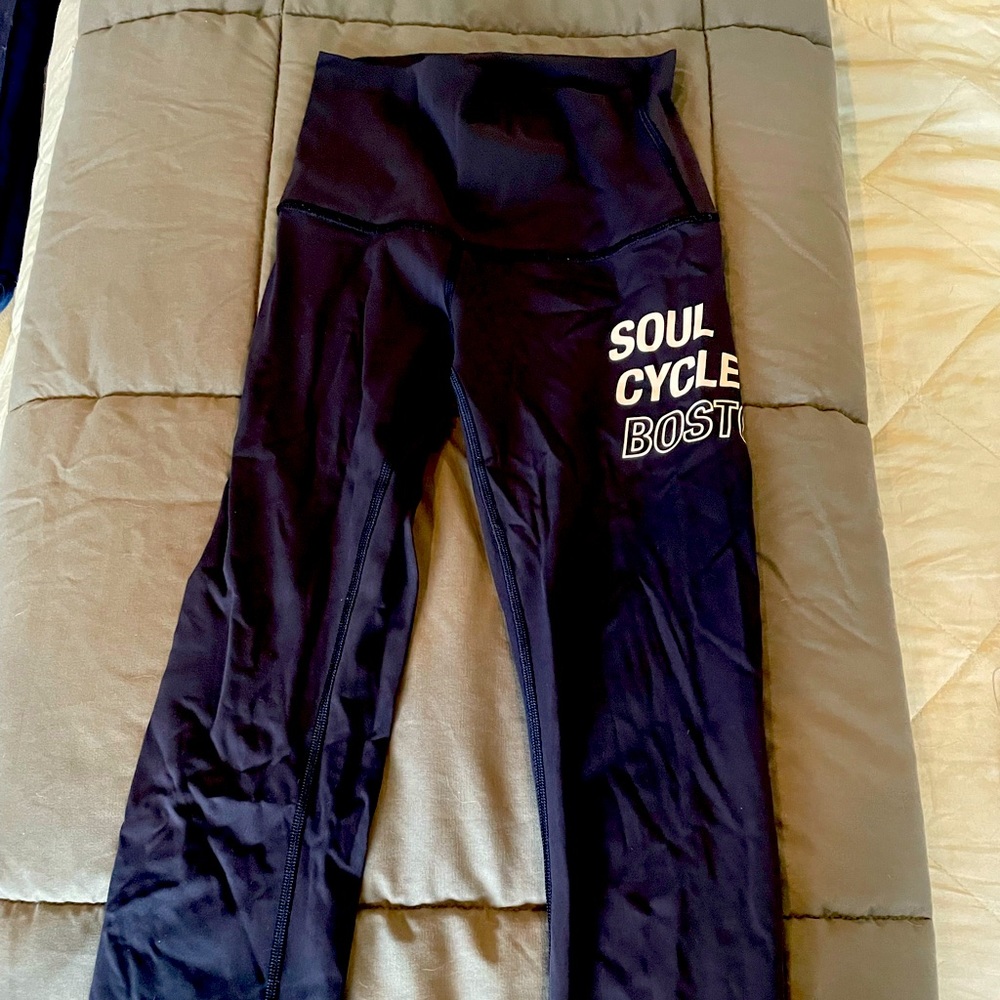 Lululemon x SoulCycle crop 3/4 leggings - navy blue - size 4
